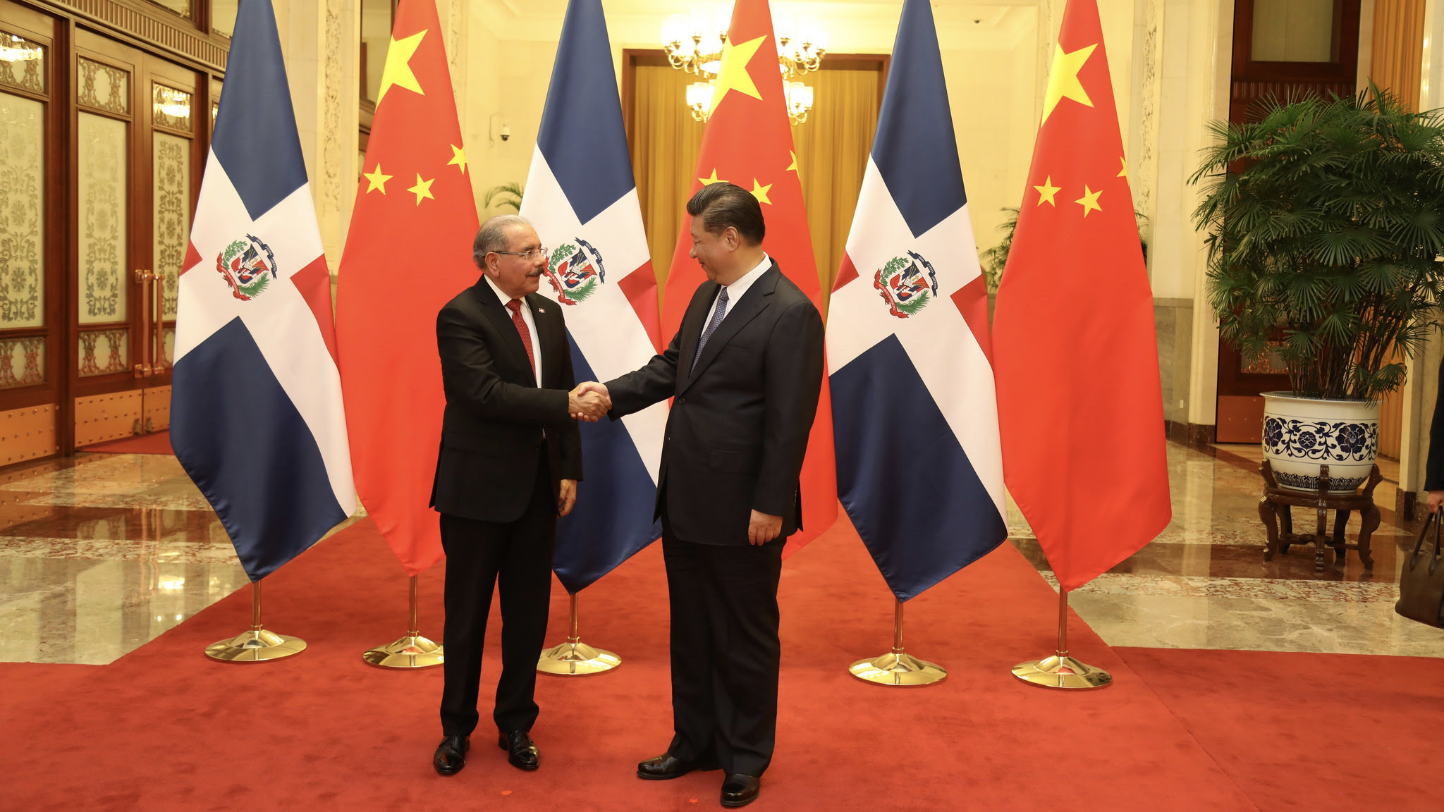 Presidente chino Xi Jinping recibe al presidente Danilo Medina