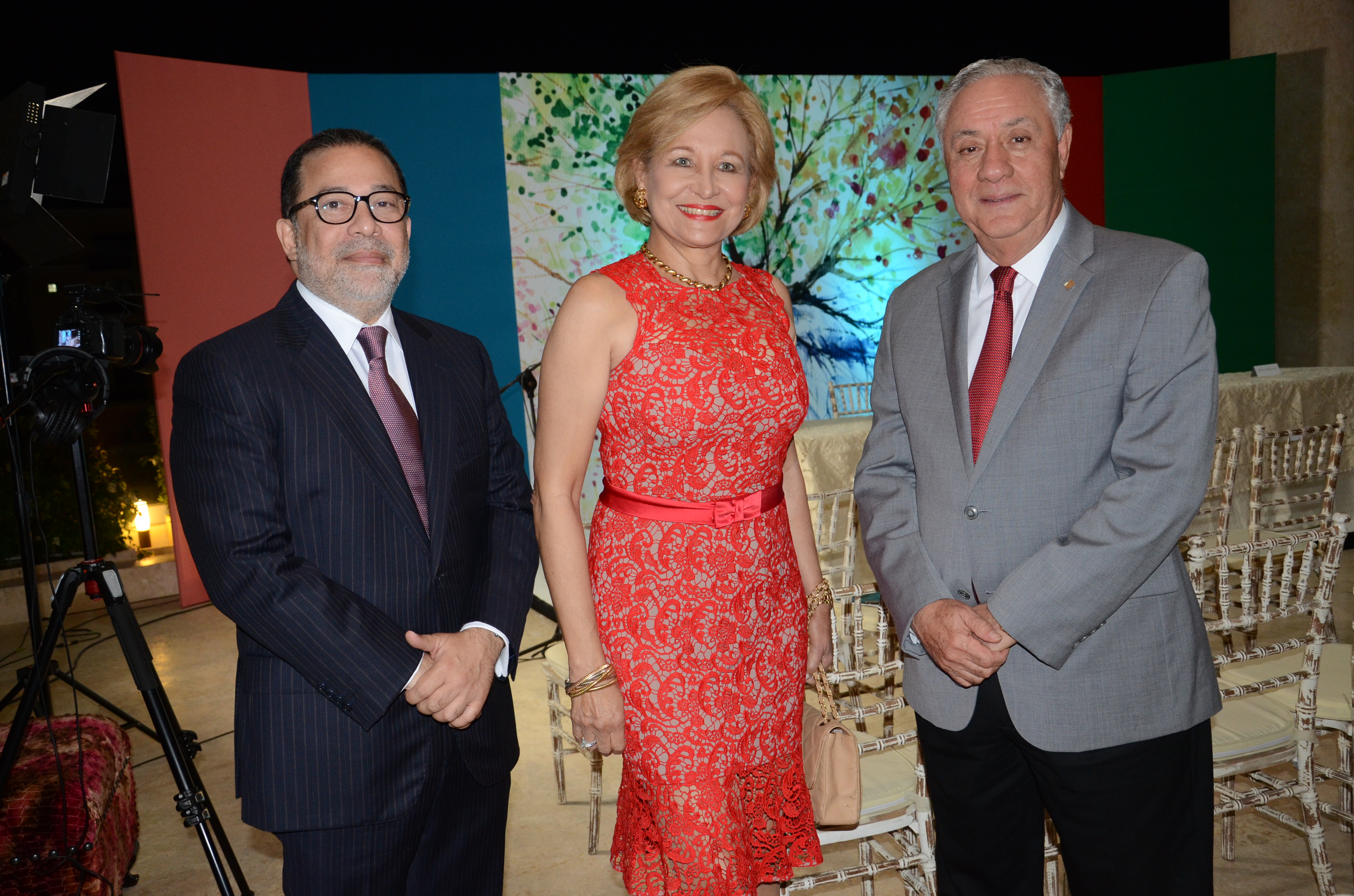 Maribel Lazala pone a circular libro “Lo que he firmado”