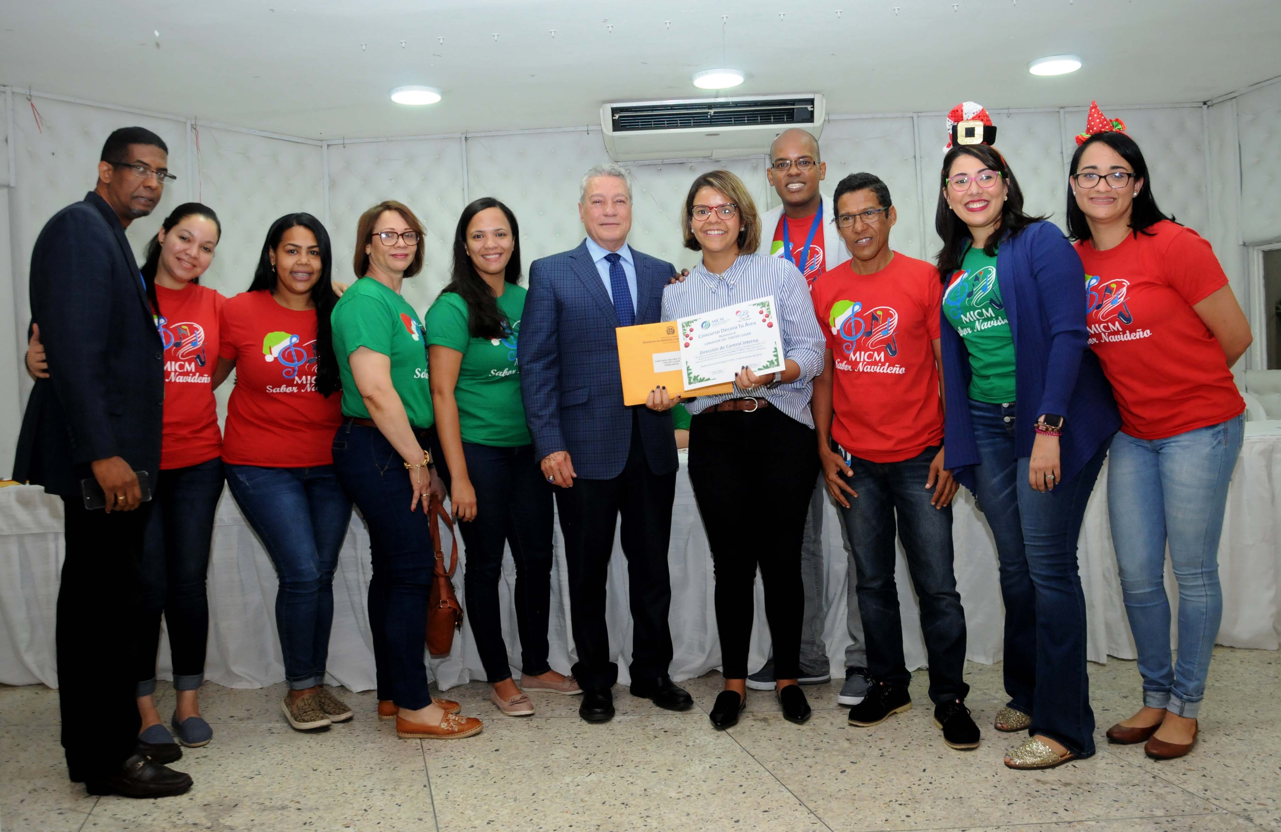 MICM reconoce a decenas de colaboradores por alto desempeño en sus diferentes áreas