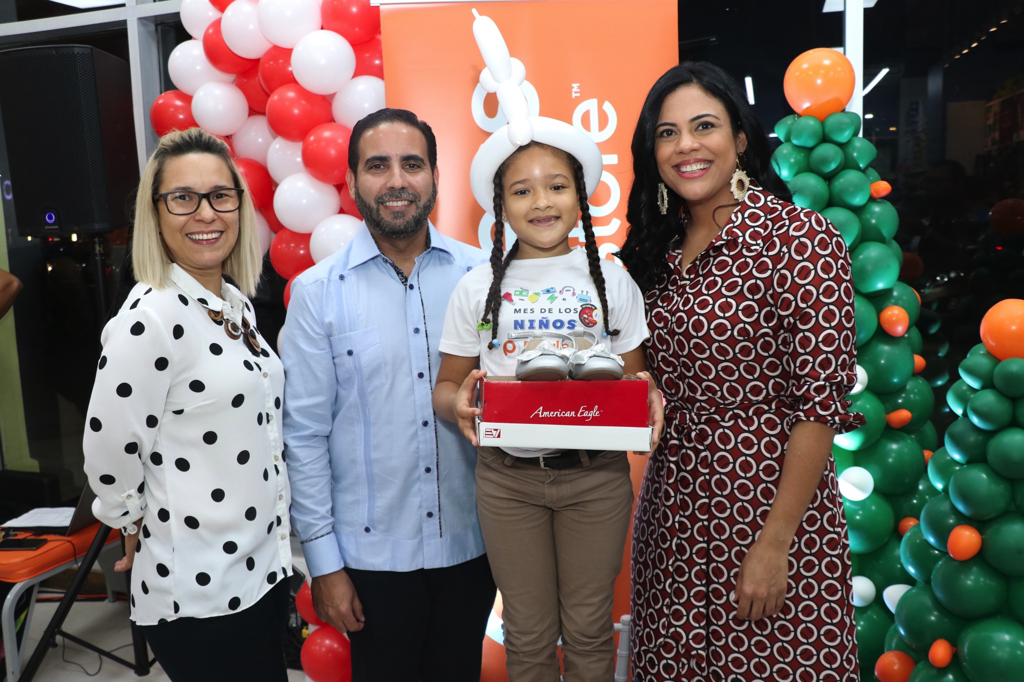 En Navidad Payless brinda alegría a 500 niños de Santo Domingo y Santiago.