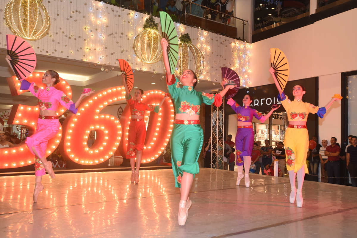 Presentan con éxito “Cascanueces” en Galería 360