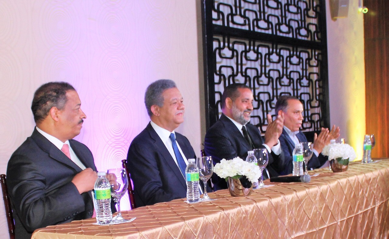 Expresidente Tribunal Electoral anuncia apoyo a Leonel Fernández