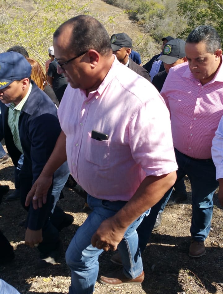 Danilo Medina realiza visita sorpresa a comunidad del Pastor