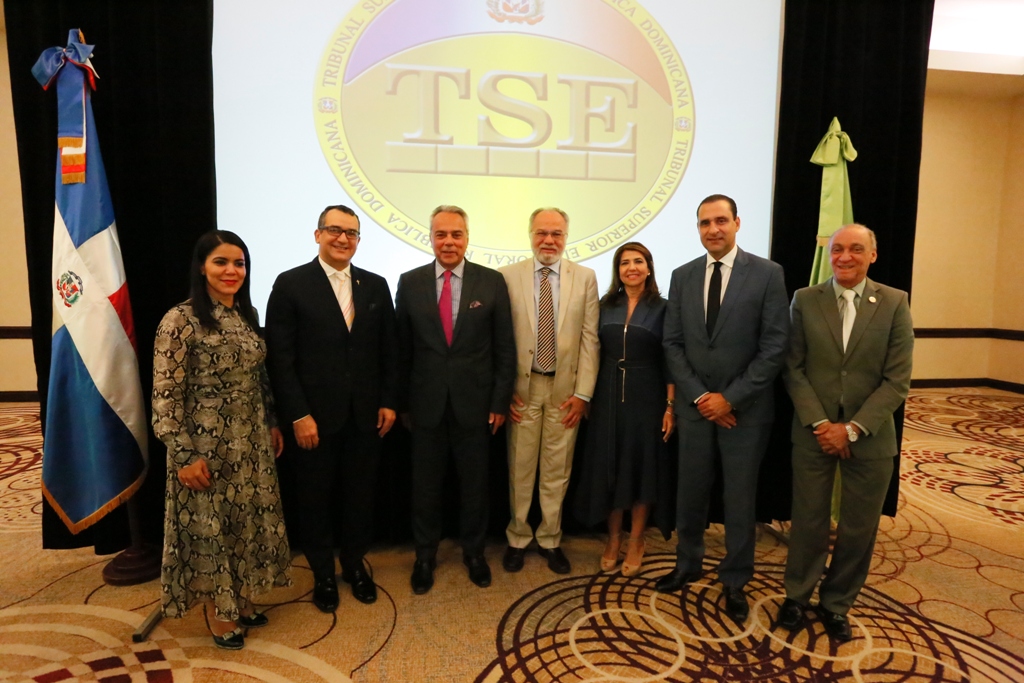 Favorece congreso modifique ley para ampliar competencias contenciosas del TSE