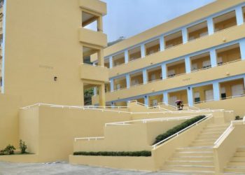 Gobierno entrega nuevas escuelas en Barahona