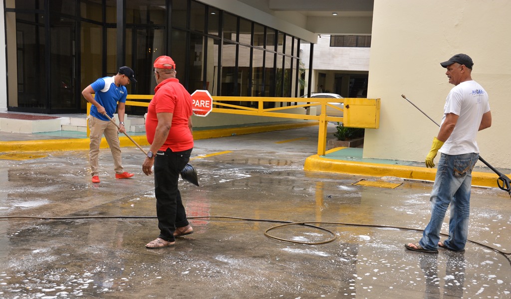 Obreros acondicionan sede del Congreso para discurso de Danilo Medina