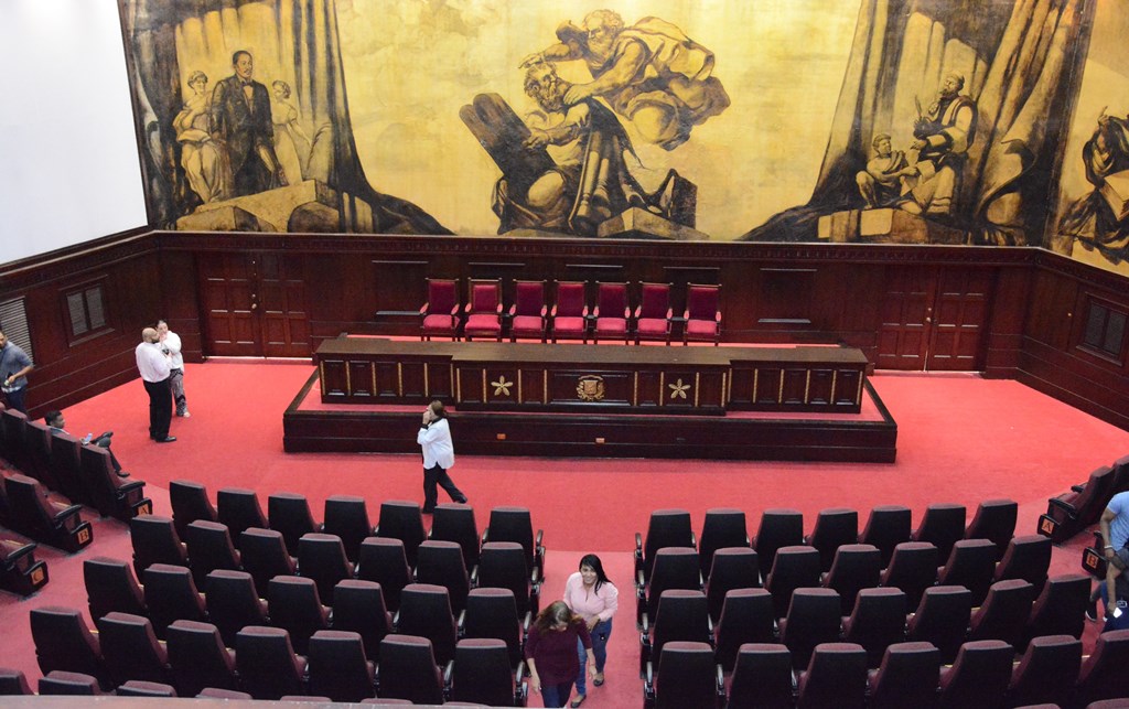 Obreros acondicionan sede del Congreso para discurso de Danilo Medina