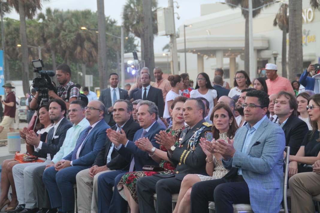 Collado inaugura fase final del remozamiento Malecón Santo Domingo