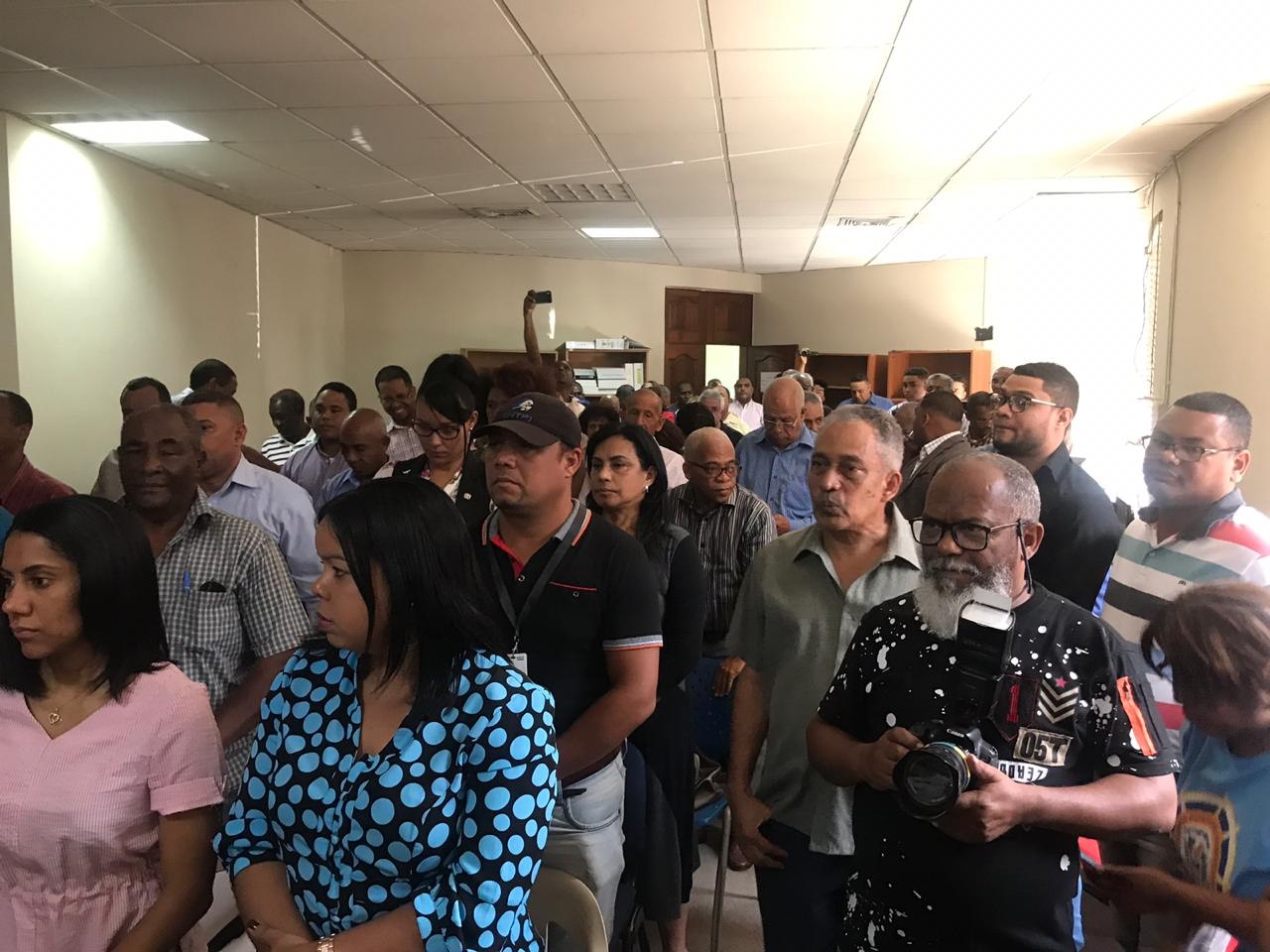 Masiva asamblea del Marcelino Vega elige candidatos al CDP