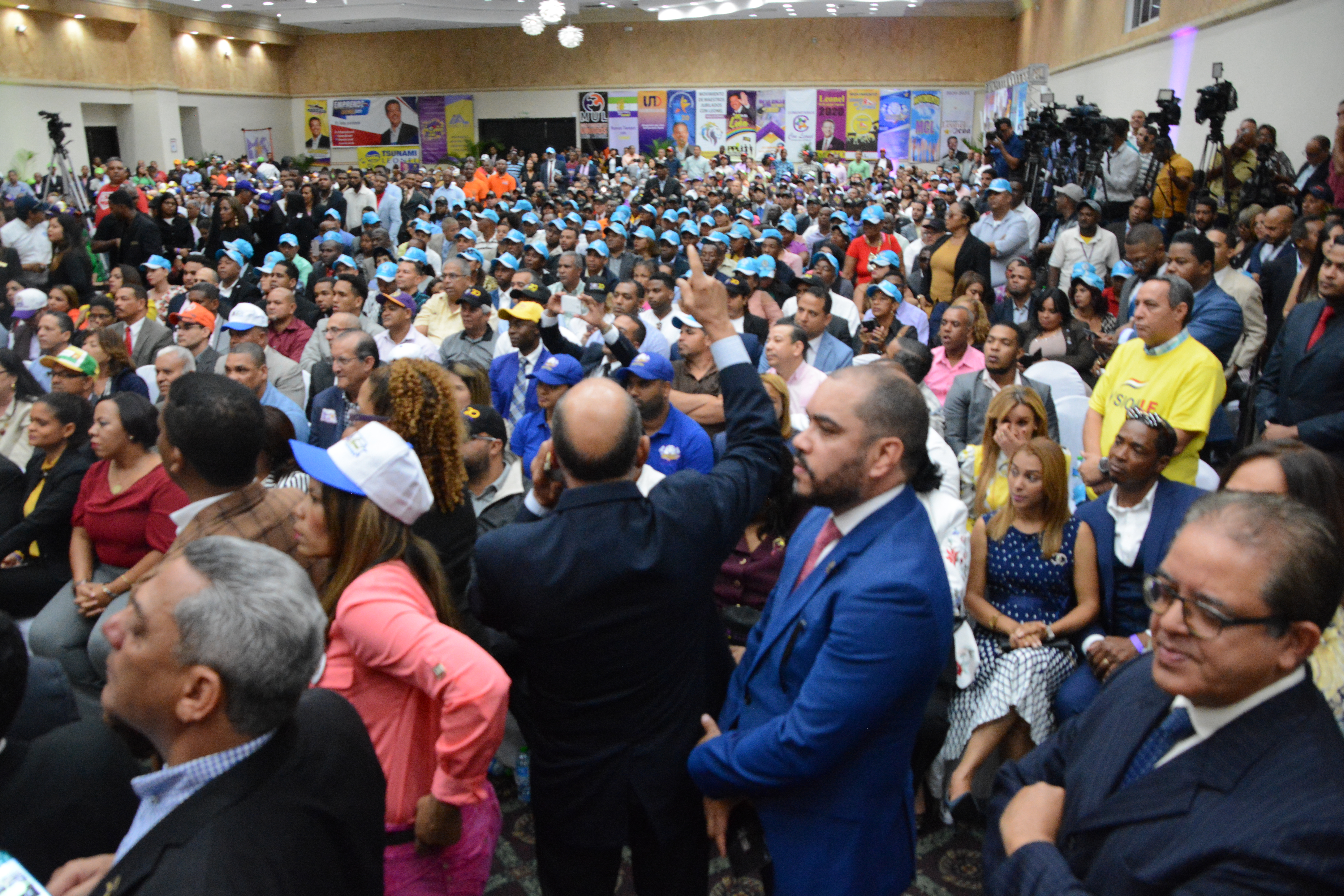 Leonel Fernández asegura movimientos externos constituyen fuerza decisiva en las elecciones