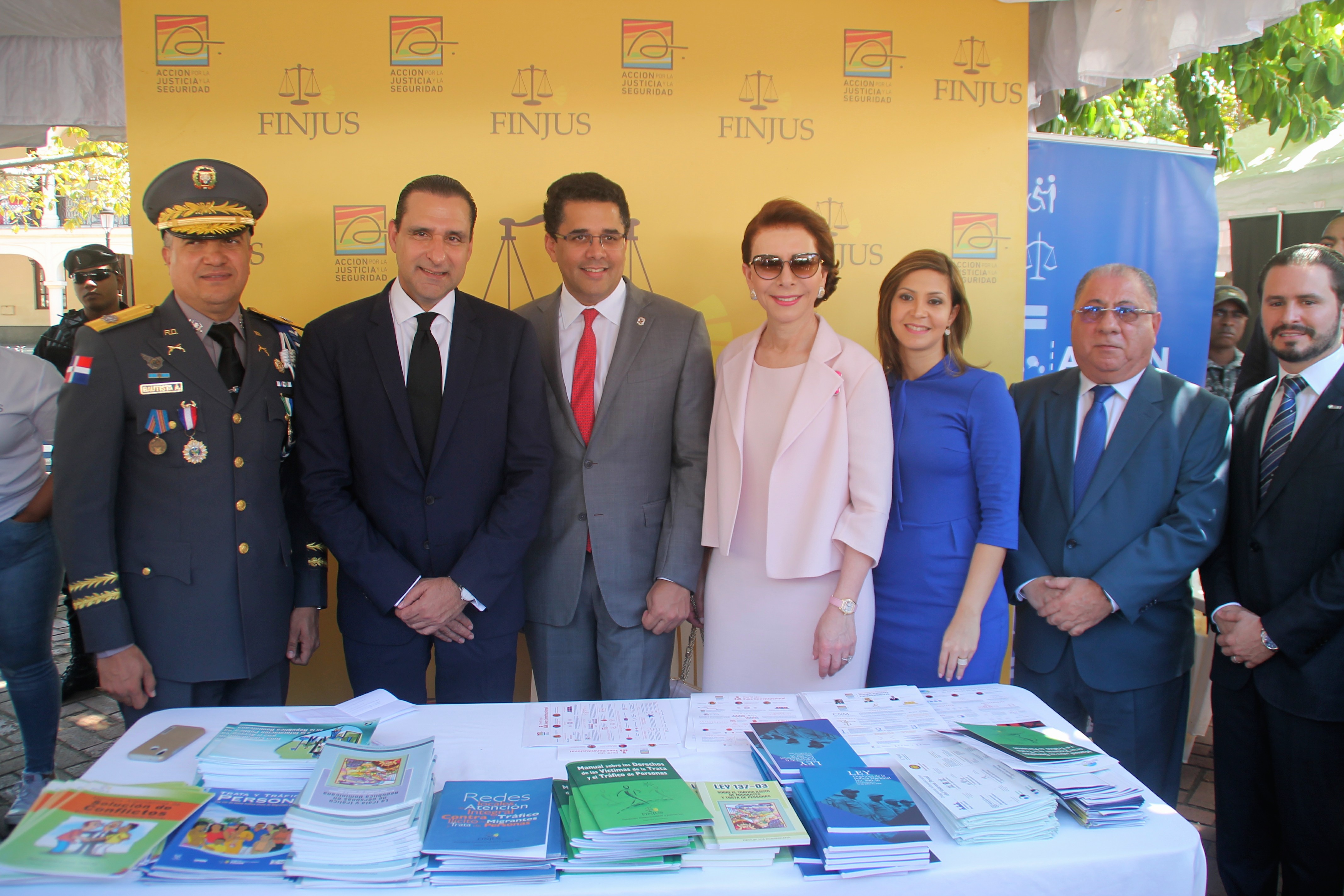 Firma compromiso de garantizar seguridad ciudadana en la capital