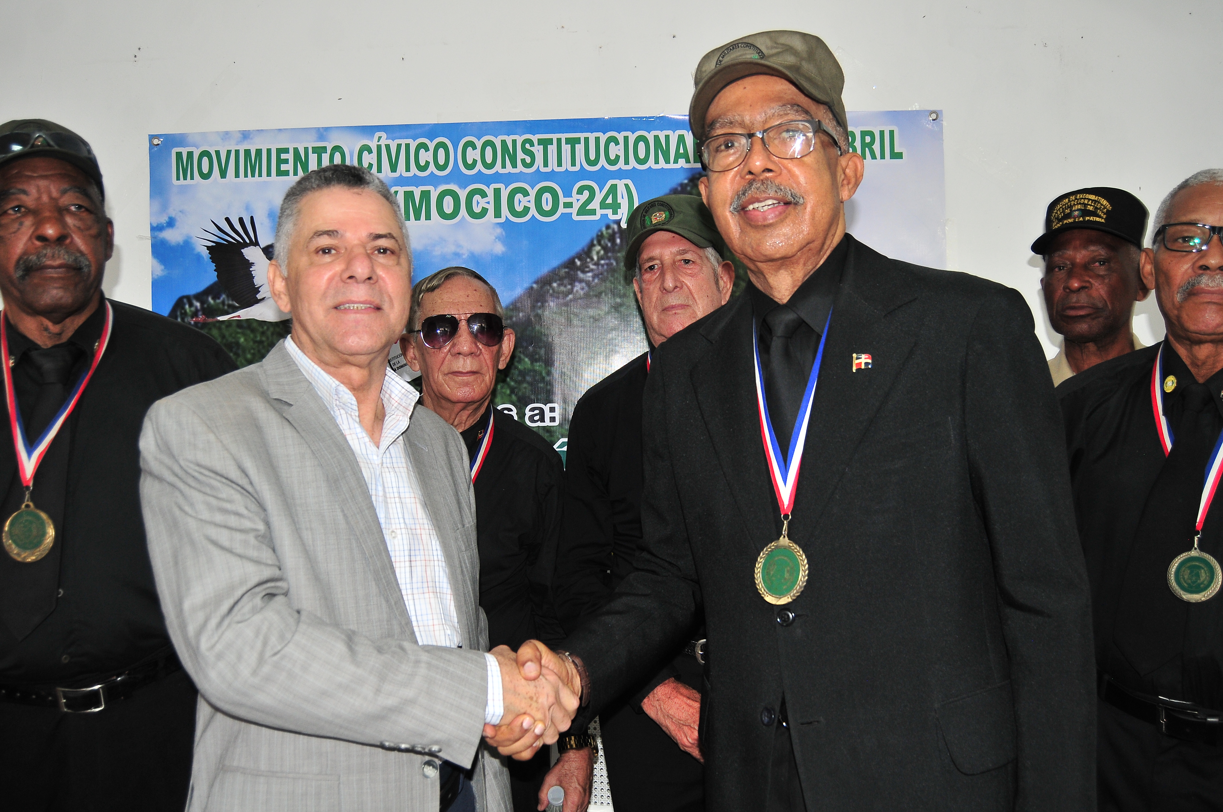 Manuel Jiménez recibe apoyo del Movimiento Constitucionalista en SDE