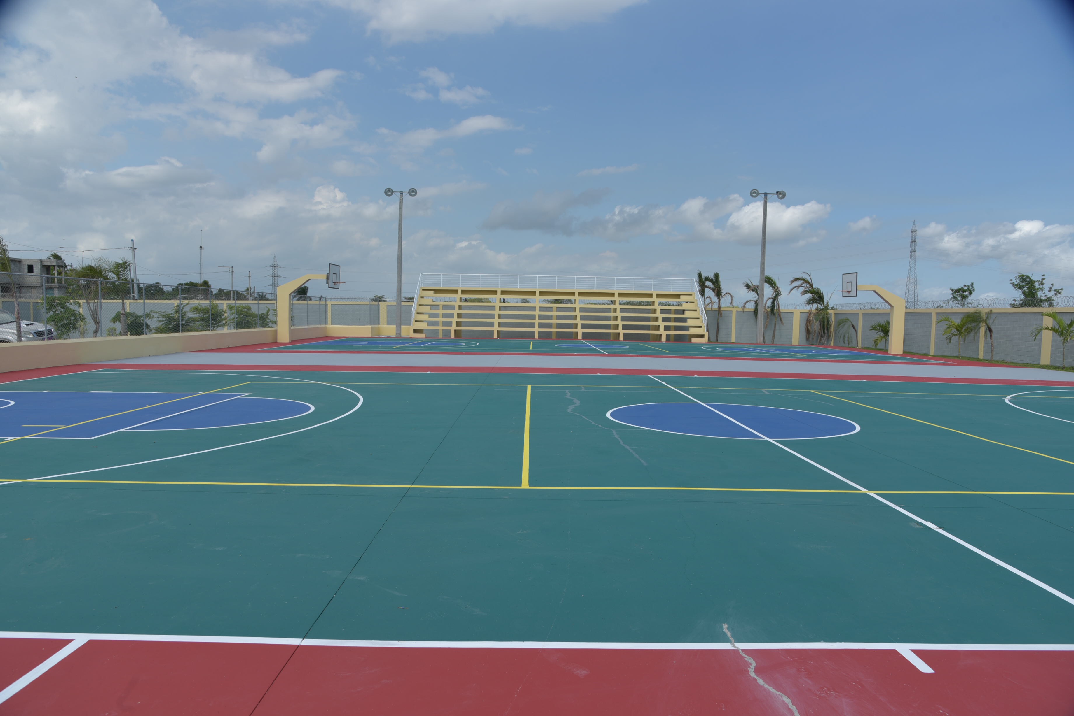 Gobierno entrega escuela en Santo Domingo Este