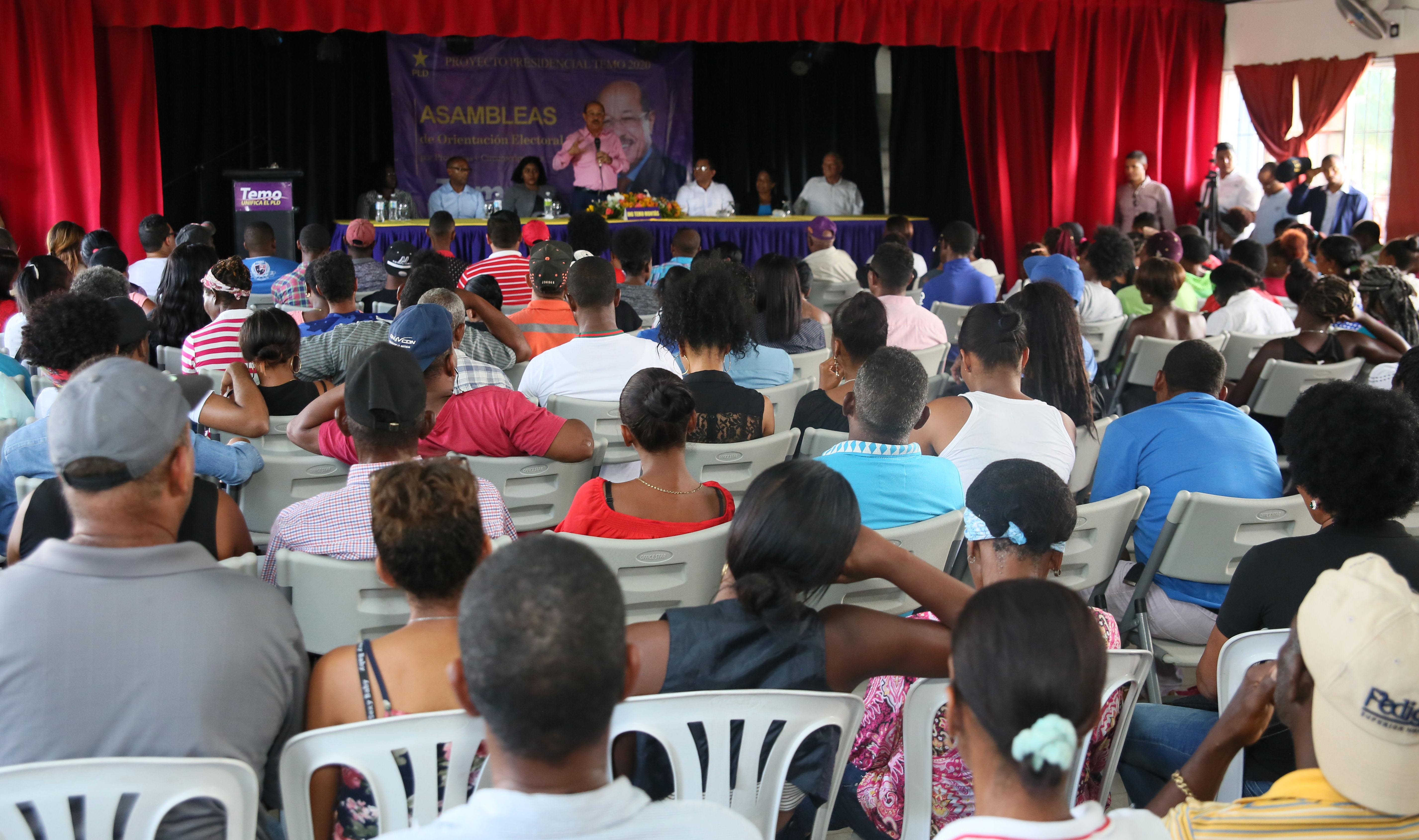 Montás cuestiona si acto de Leonel es un festival artístico o un acto político?