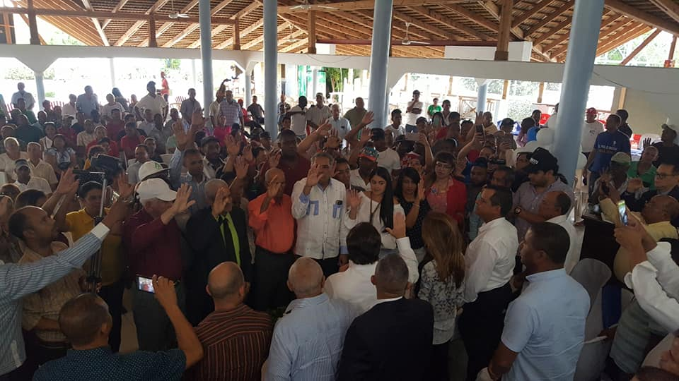 Grupo abandona el PRD y pasa al PRM