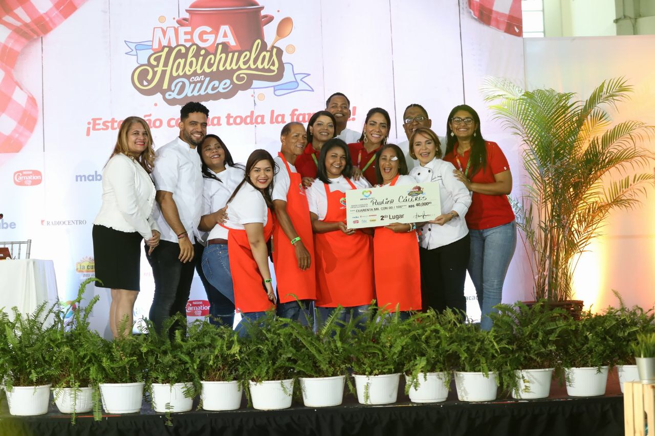 Familia Peralta prepara mejores habichuelas con dulce en SDE