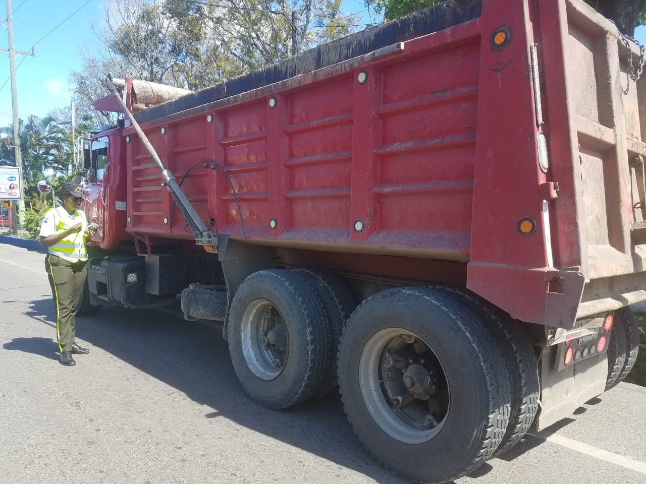 DIGESETT verifica 22 mil vehículos pesados transistan violando leyes