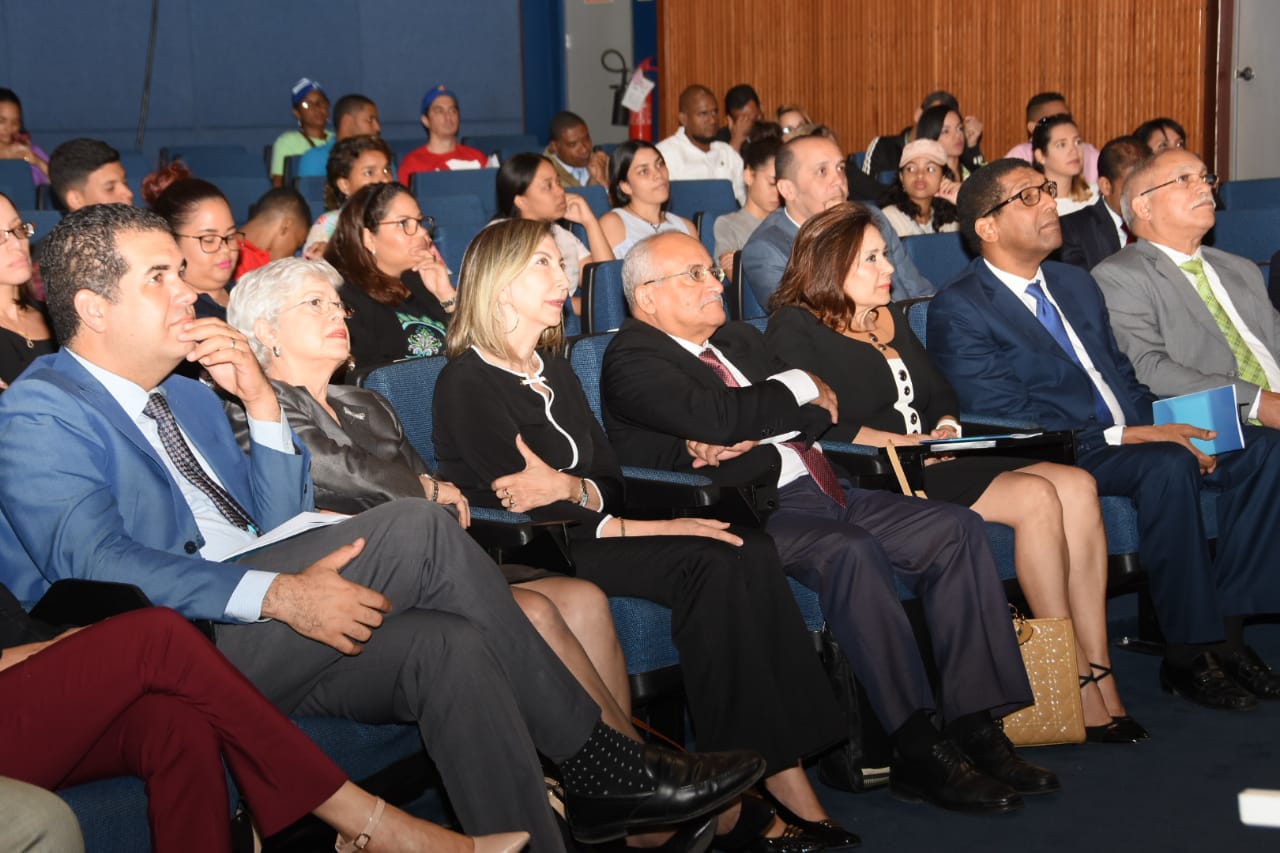 Isidoro Santana afirma en la FILSD 2019  que el pacto social debe generar confianza en el Estado