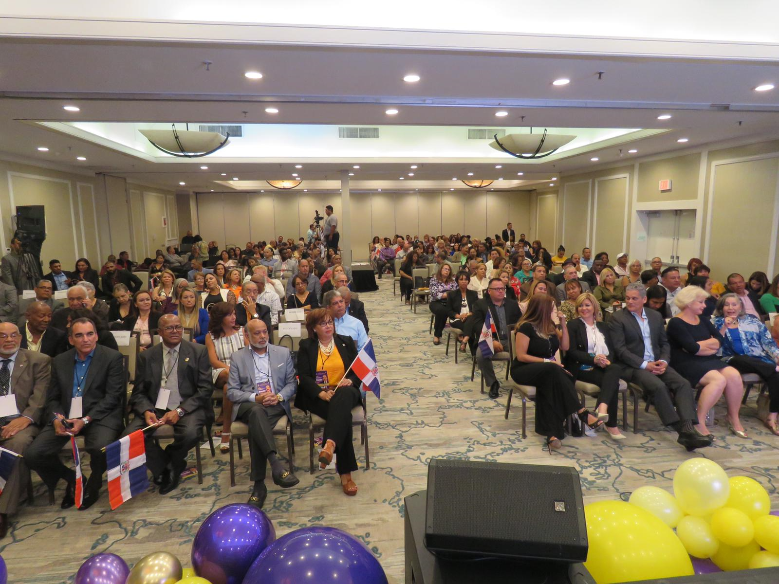 Realizan masivo acto en FL en apoyo a gestión de Medina