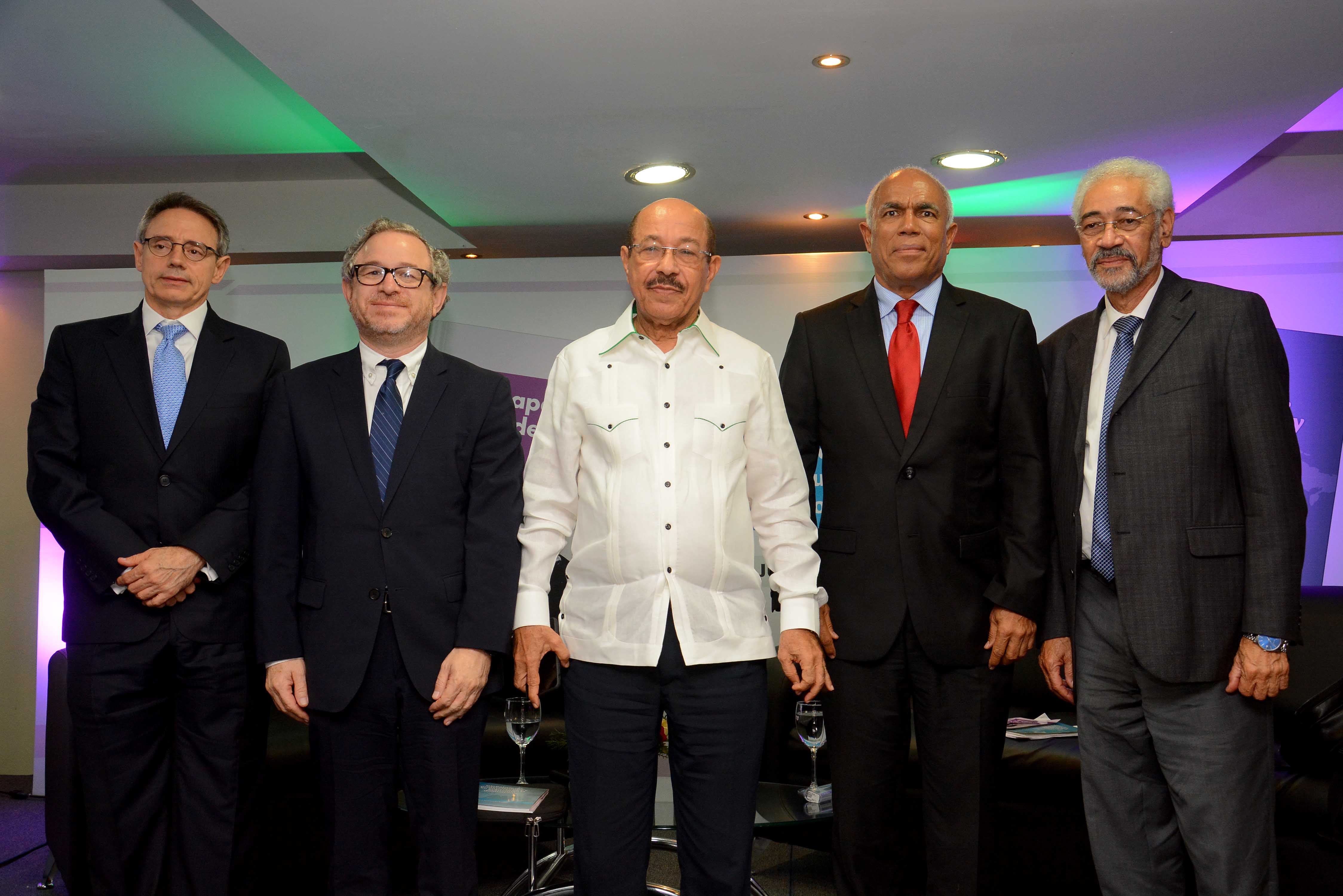 En libros Montás llama al PLD a abandonar el pragmatismo “en el que todo se vale”