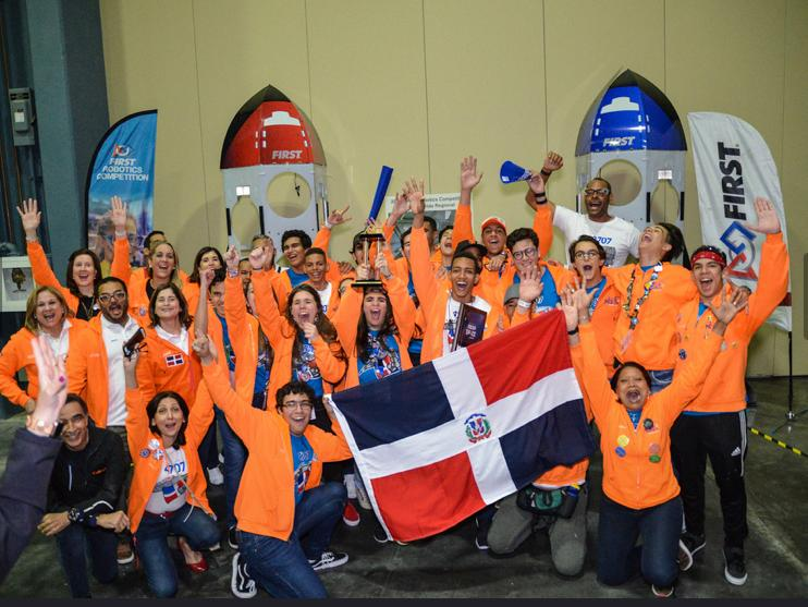 Dominicanos ganan competencia internacional de robótica