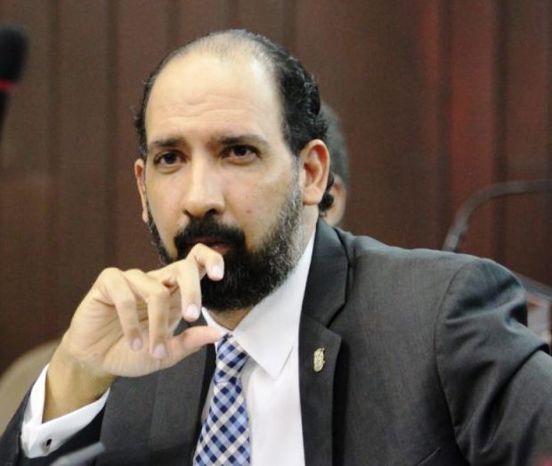 Valentín y Merán cuestionan decisión de la JCE