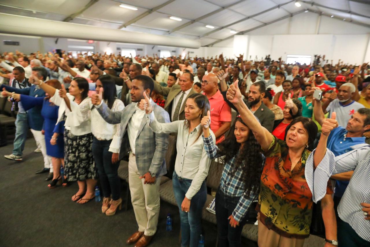 Peña Guaba y sus seguidores dejan el PRD y se juramentan en el PRM