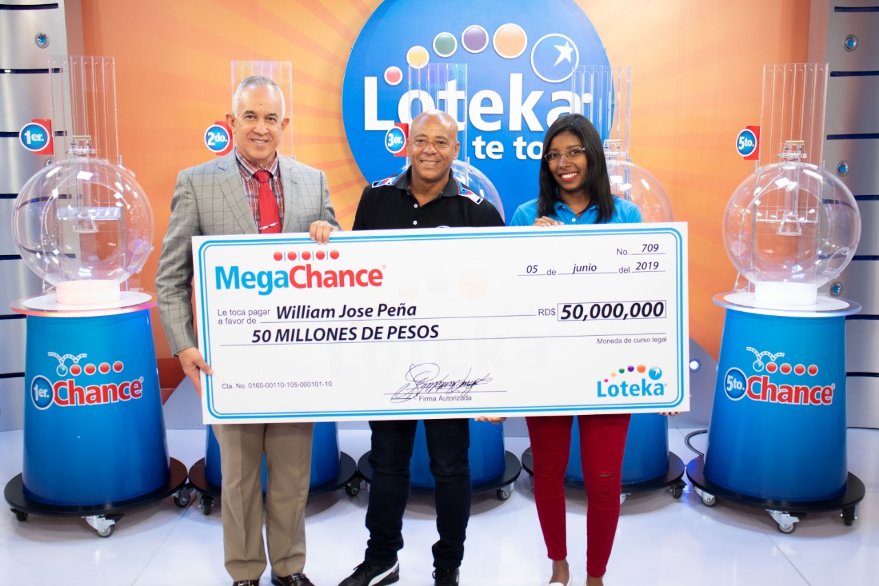 Ganador de MegaChance de Loteka recibe RD$50 millones y una jeepeta Tahoe