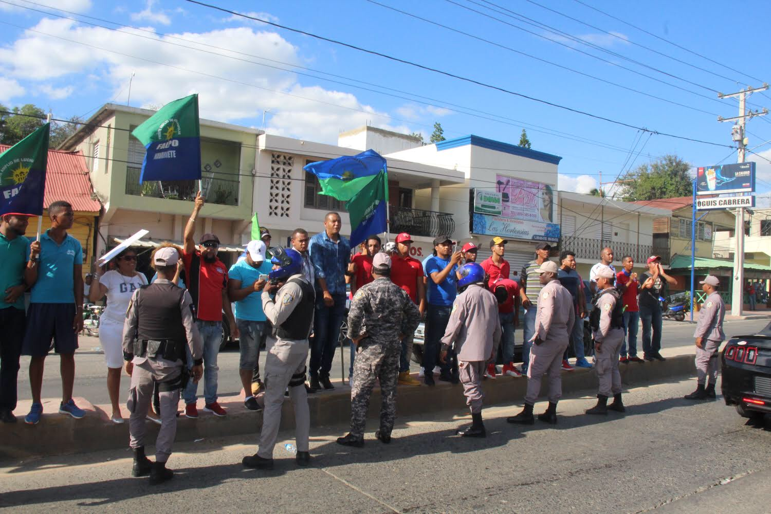 Video: Apoyo y rechazo al nieto de Trujillo en Navarrete
