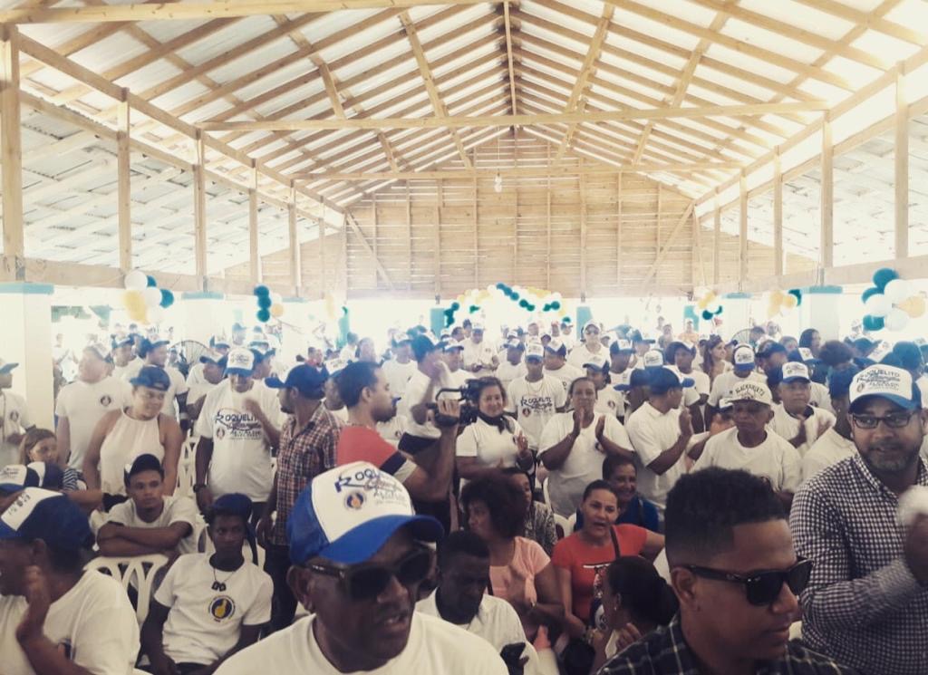Roquelito García del PRM recibe apoyo de multitud