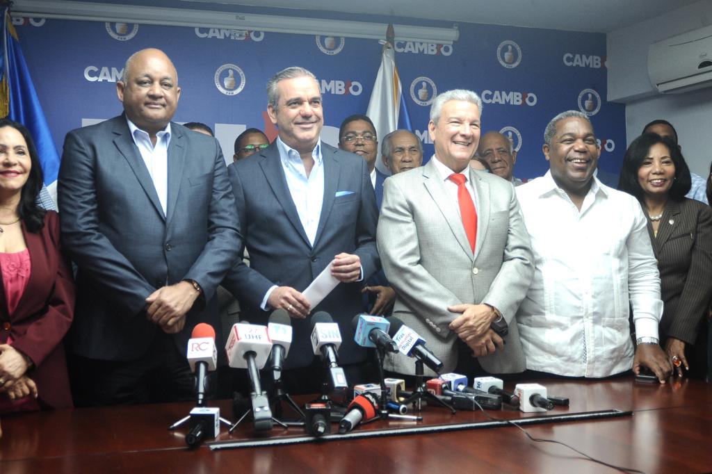 Luis Abinader valora como positiva decisión del presidente Danilo Medina