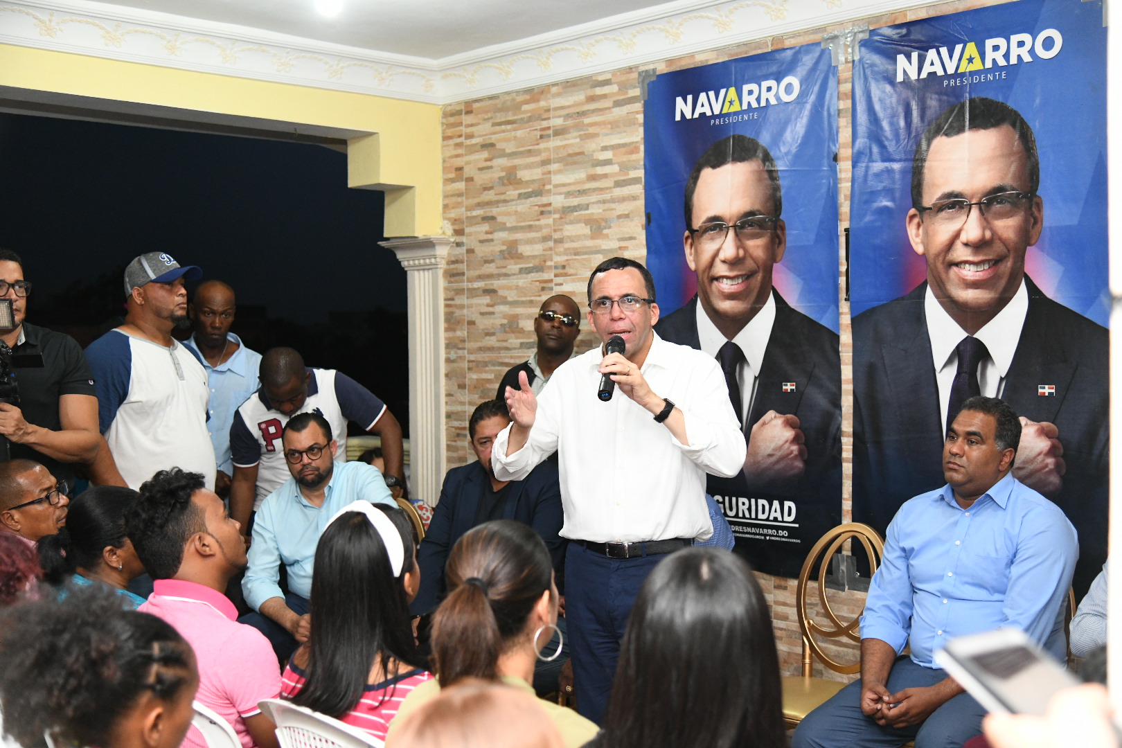 Ex peloteros ingresan al equipo de Andrés Navarro