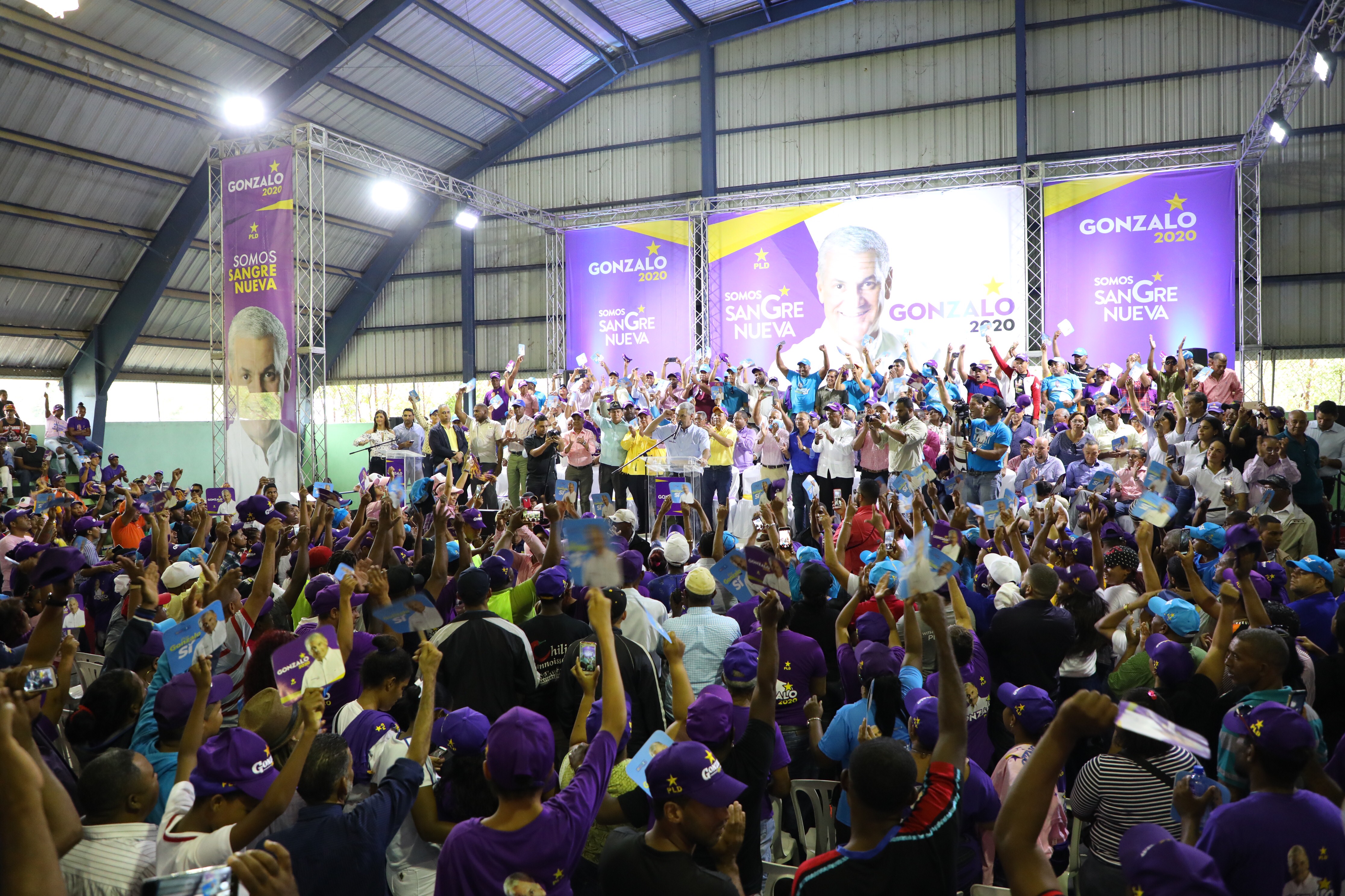 Gonzalo Castillo promete a Pedernales hacer realidad su desarrollo