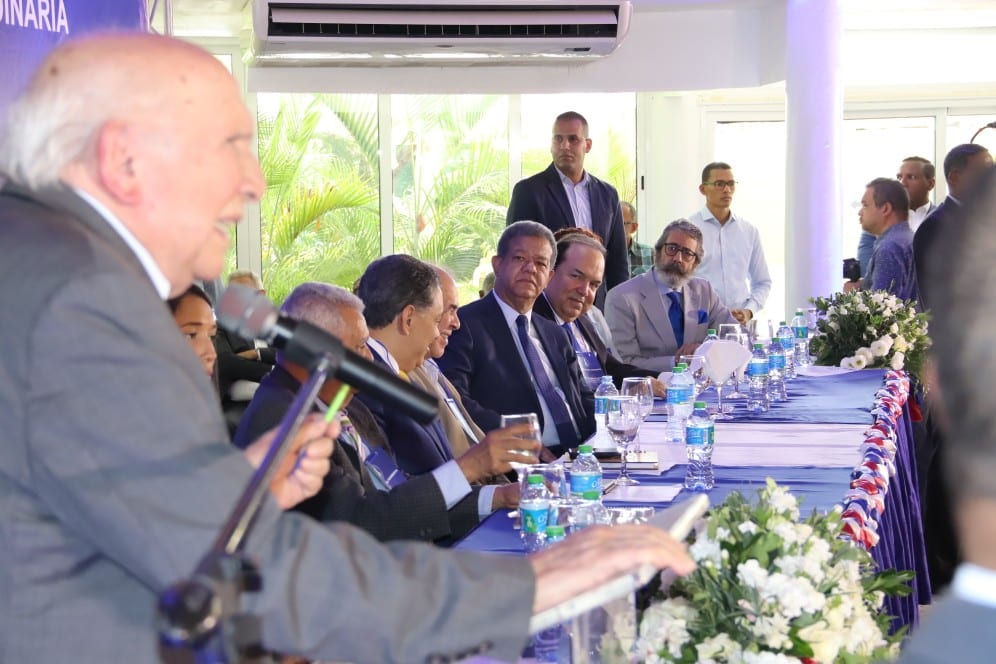 Leonel Fernández, candidato presidencial del BIS, FNP y PQDC