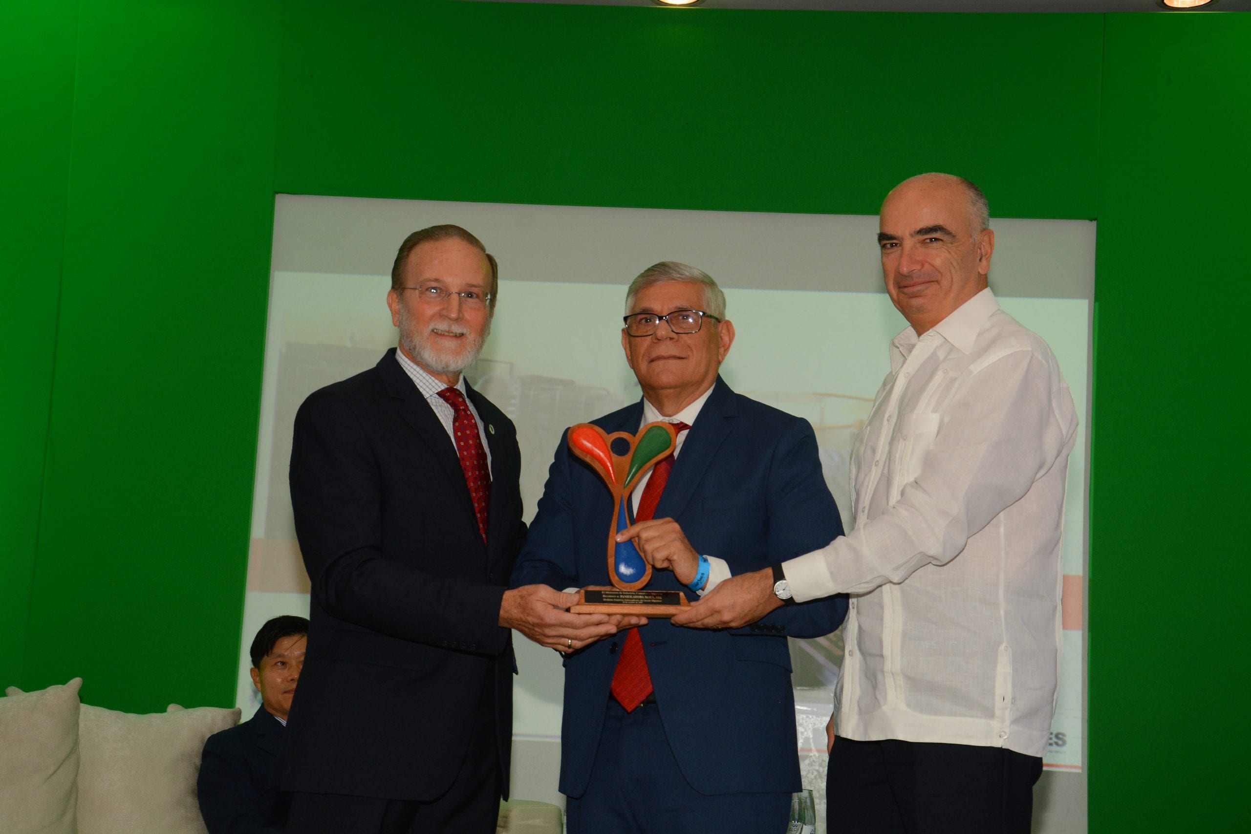 MICM reconoce empresas y líderes empresariales en “Semana Mipymes 2019”