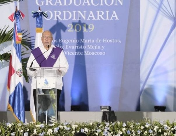 ISFODOSU inicia investidura de 1,026 maestros