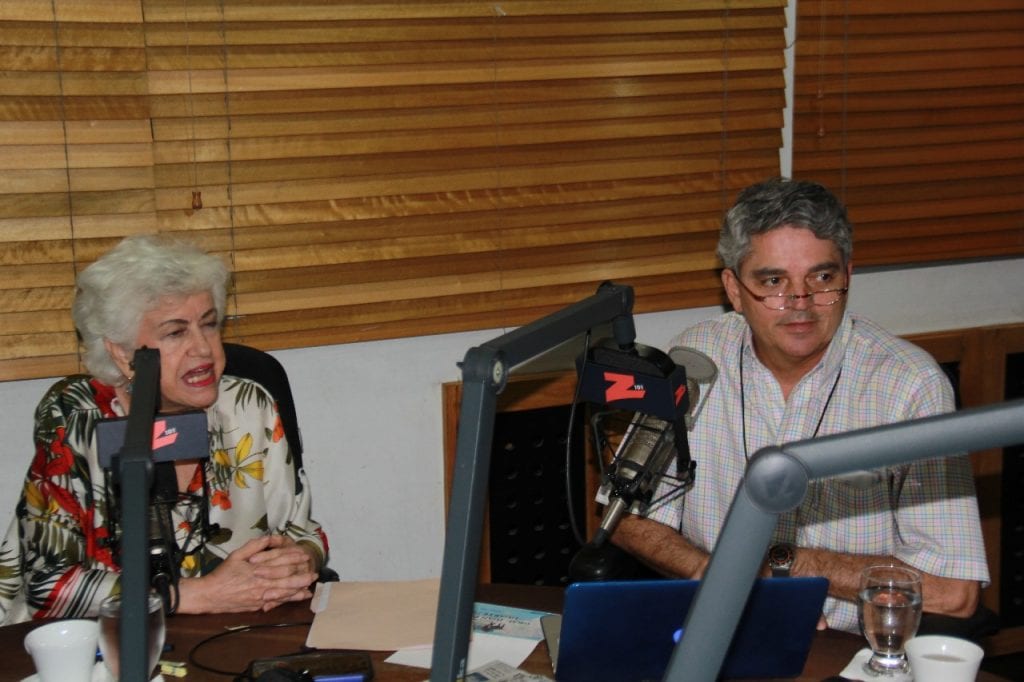 Tirotean vehículo del comunicador y dirigente del PRM, Tulio Cordero