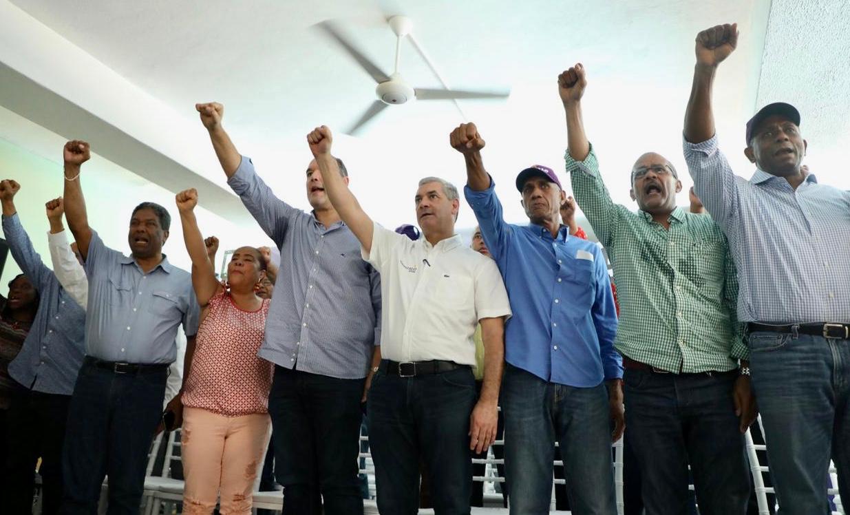 Gonzalo Castillo visita Barahona y agradece apoyo en primarias