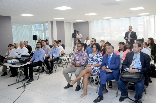 Embajador de Japón sugiere inteligencia artificial para combatir dengue y malaria