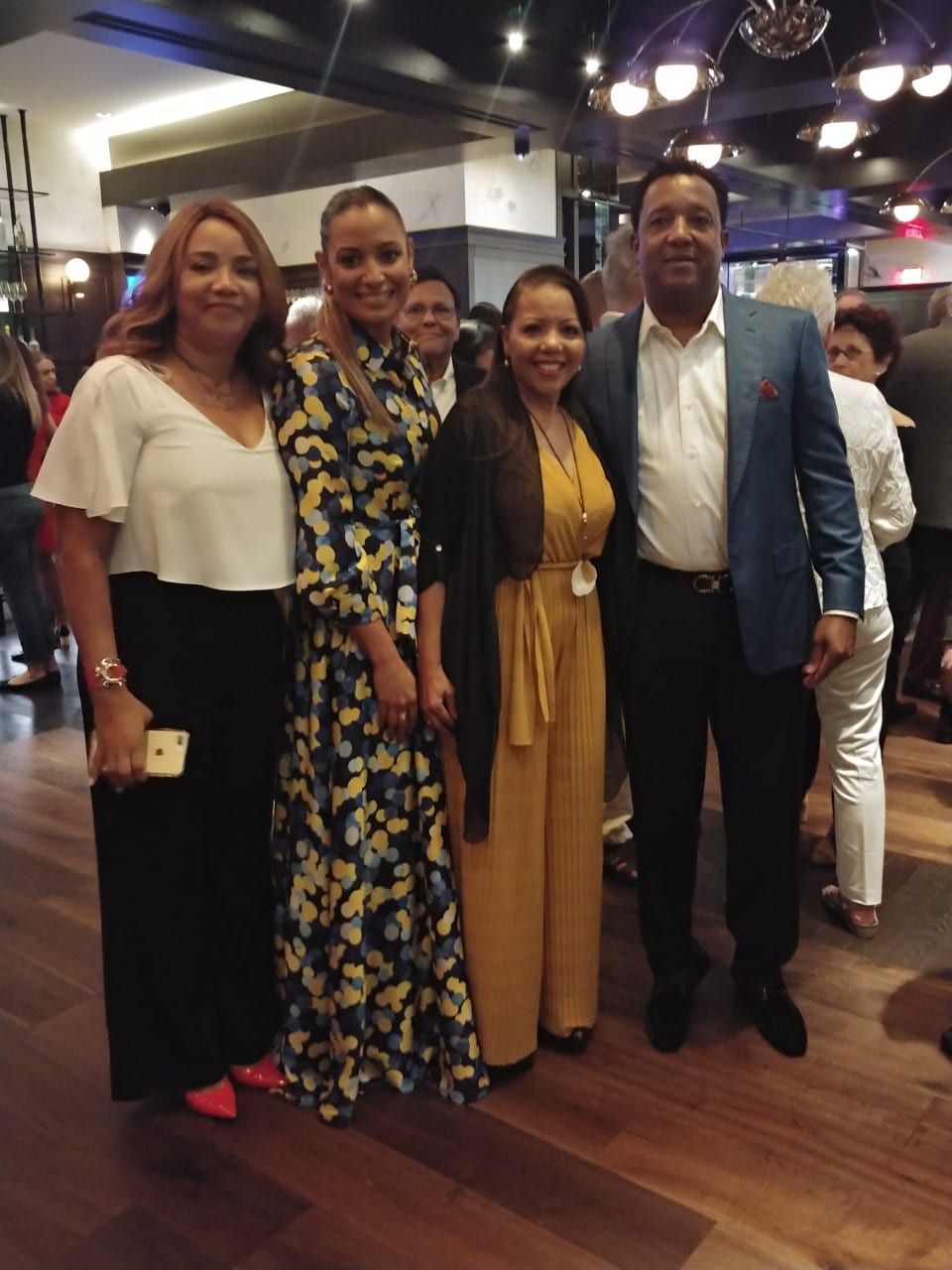 Presentan exitosamente libro autobiográfico Pedro Martinez en Miami Beach