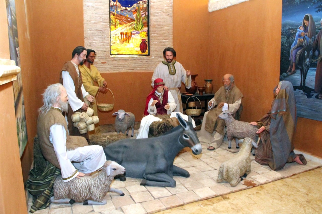 Medina entrega restaurada iglesia Santa Bárbara