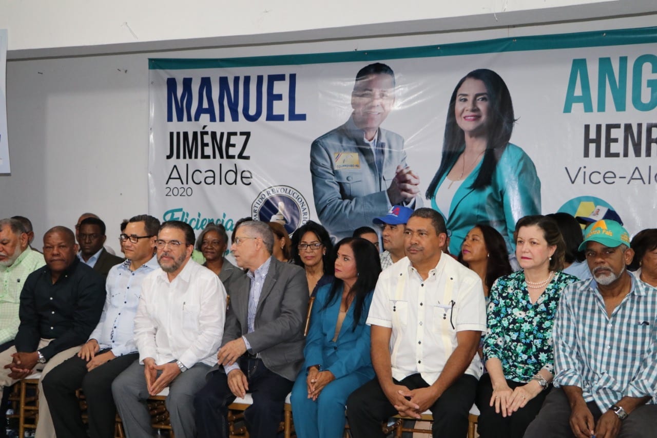 Ángela Henríquez es proclamada candidata vice alcaldesa de SDE