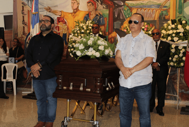 PRSC rinde homenaje a la fallecida diputada Inés Bryan