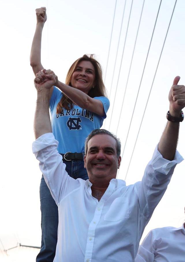 Carolina Mejia exhibe fuerza en el Distrito Nacional