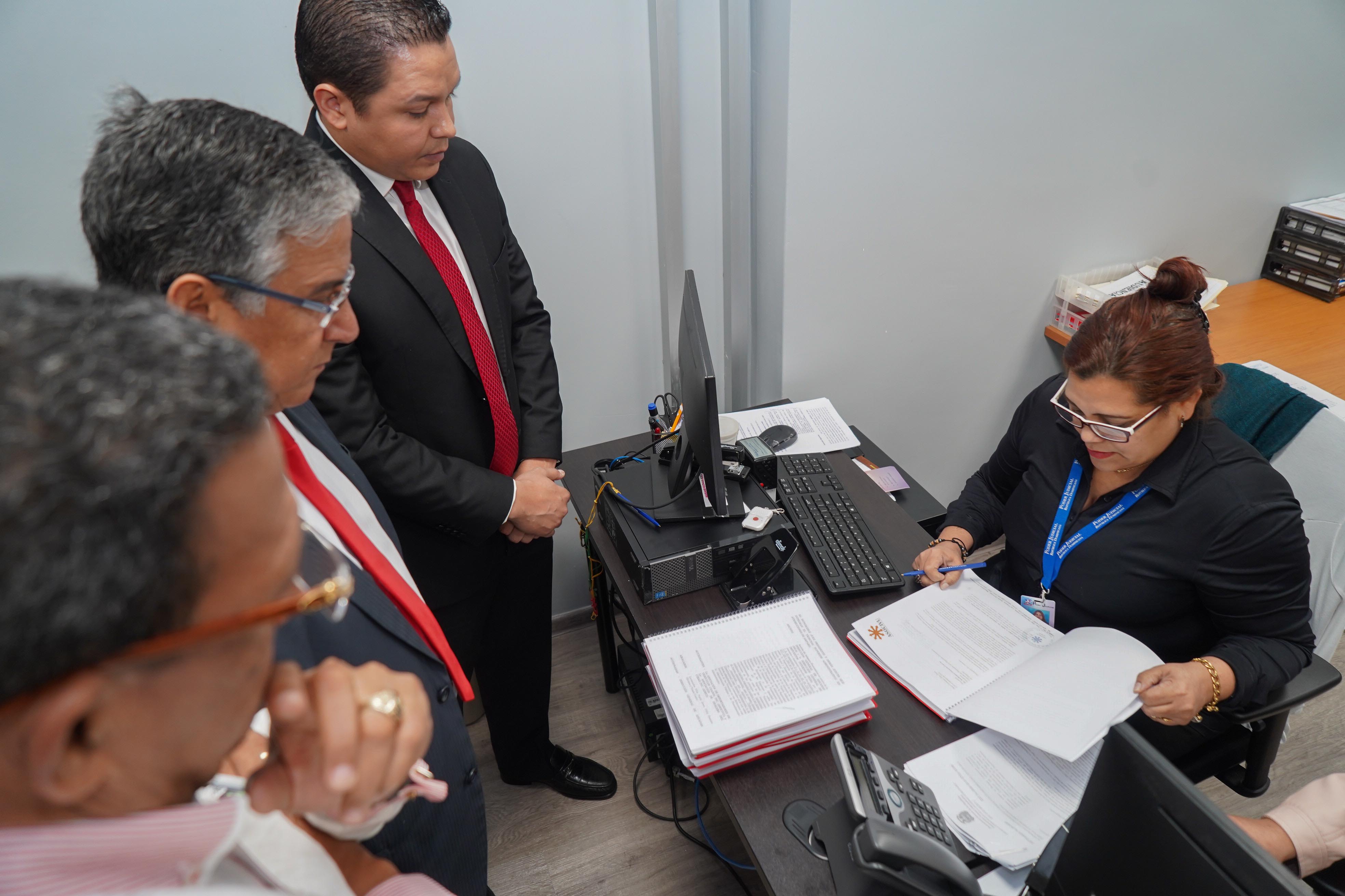 Importadores de vehículos apelan al TSA para que Gobierno no cobre 17% en muelles