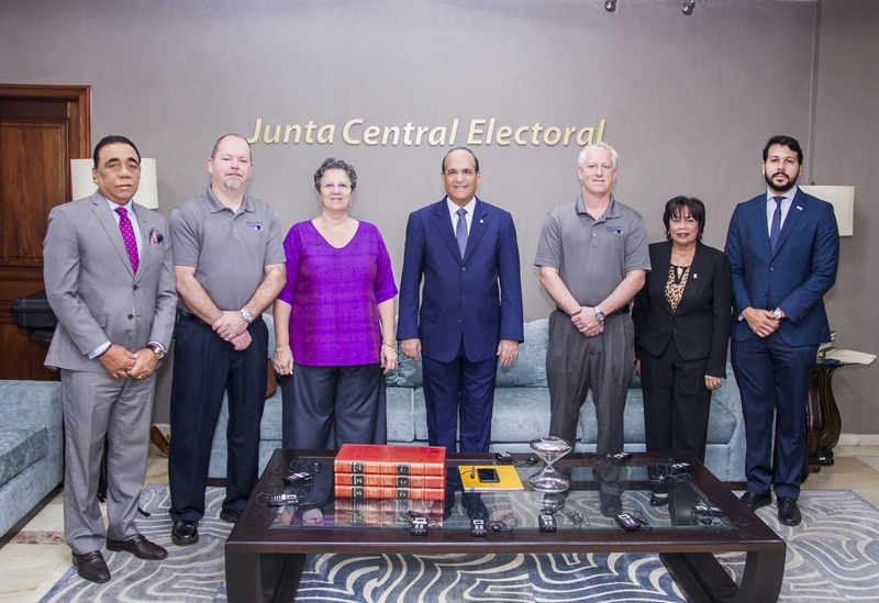 IFES inicia trabajos para transparentar el voto automatizado