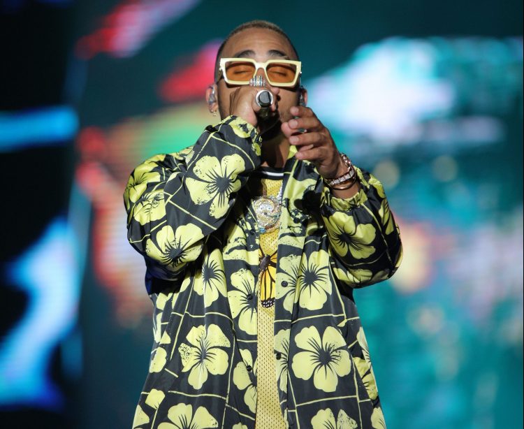 Ozuna reboza Estadio Olímpico en el inicio de su gira Nibiru“