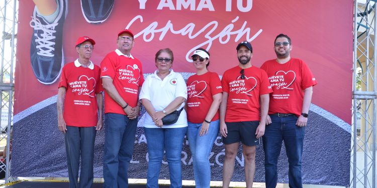 Celebran Caminata por el Corazón