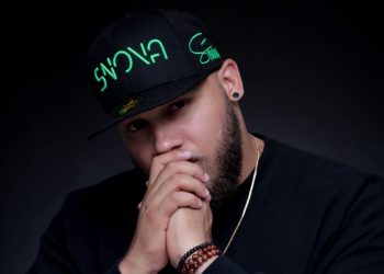 Snova muestra su versatilidad en “Persona a persona remix”