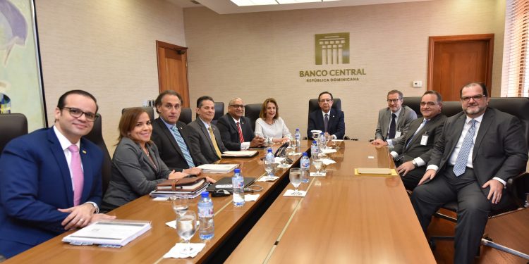 Sector eléctrico informa al BCRD sus planes de inversión
